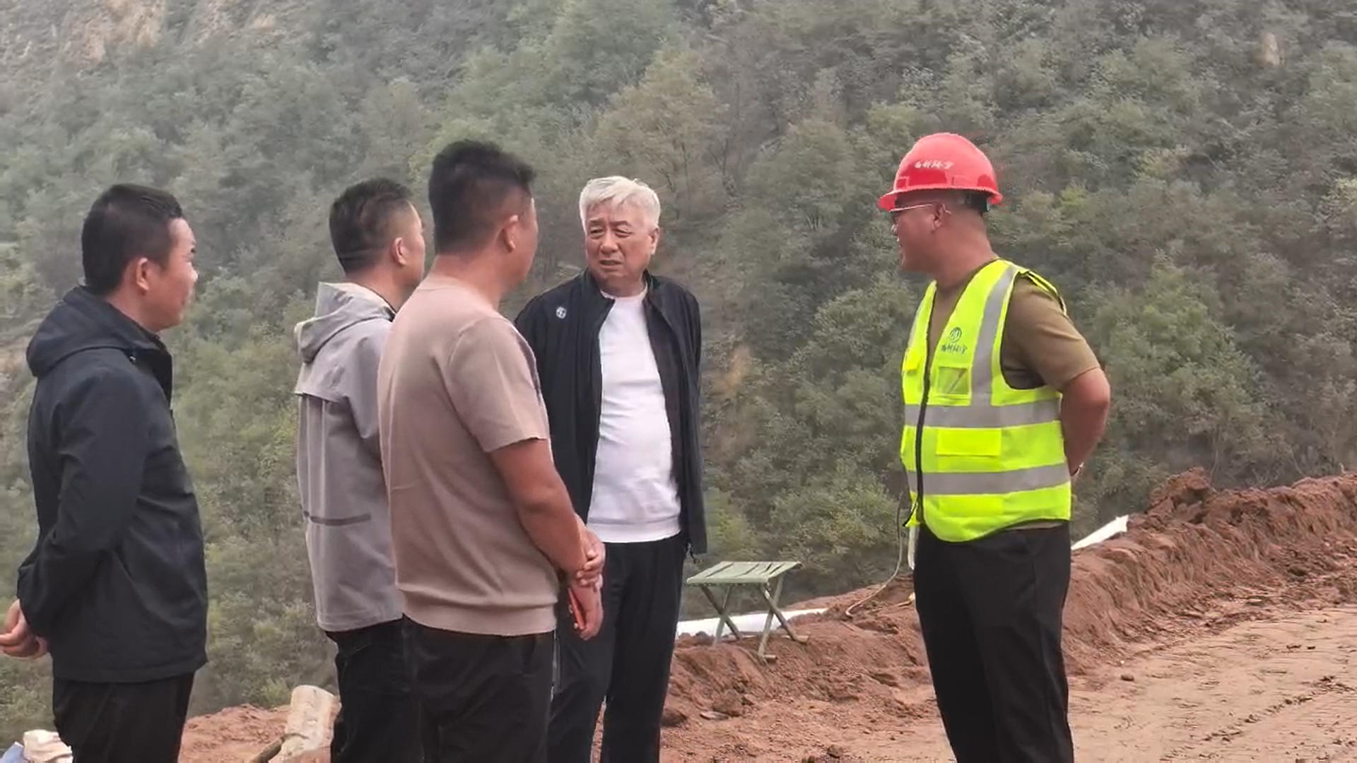 董事长督导G327项目.jpg